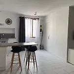 Joli Appartement Sur Place De La Mairie