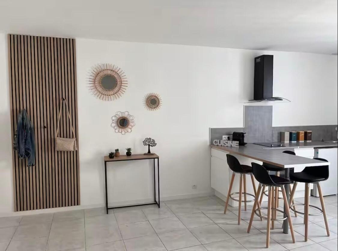 Joli Sur Place De La Mairie Appartement *